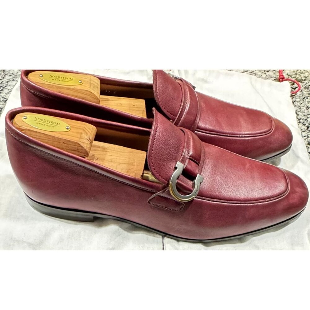Salvatore Ferragamo mens loafer size 11 in Burgundy